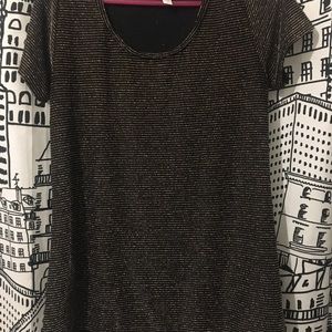 Lularoe elegant classic tee